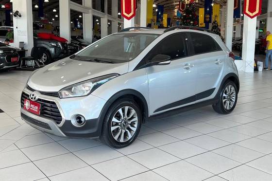 HYUNDAI HB20X 1.6 16V PREMIUM FLEX 4P AUTOMÁTICO